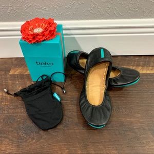 Tieks 7